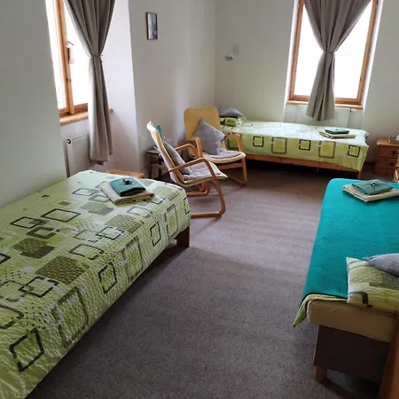 U Zvonu Hotel 3*